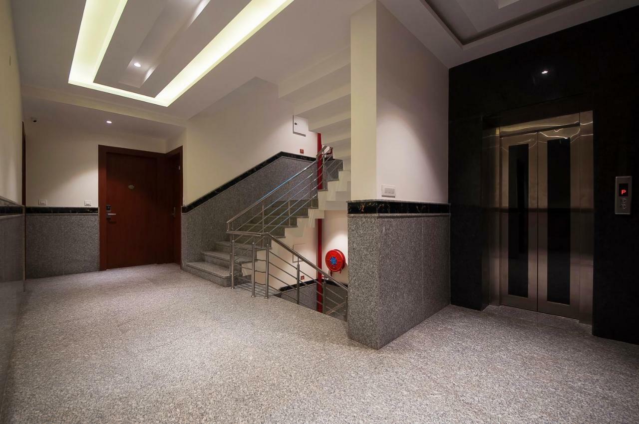Hotel Z Suites- Delhi Igi Airport Nova Deli Exterior foto