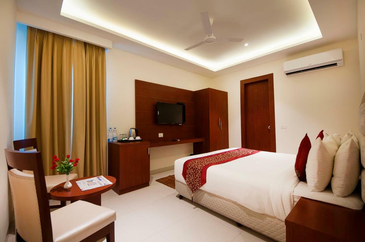 Hotel Z Suites- Delhi Igi Airport Nova Deli Exterior foto