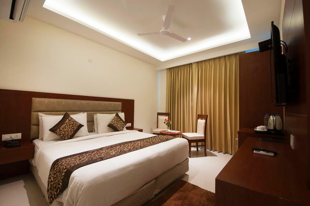 Hotel Z Suites- Delhi Igi Airport Nova Deli Exterior foto